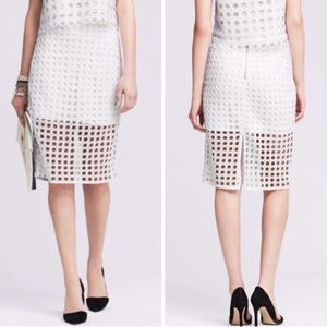 🆕 Banana Republic White Eyelet Pencil Skirt